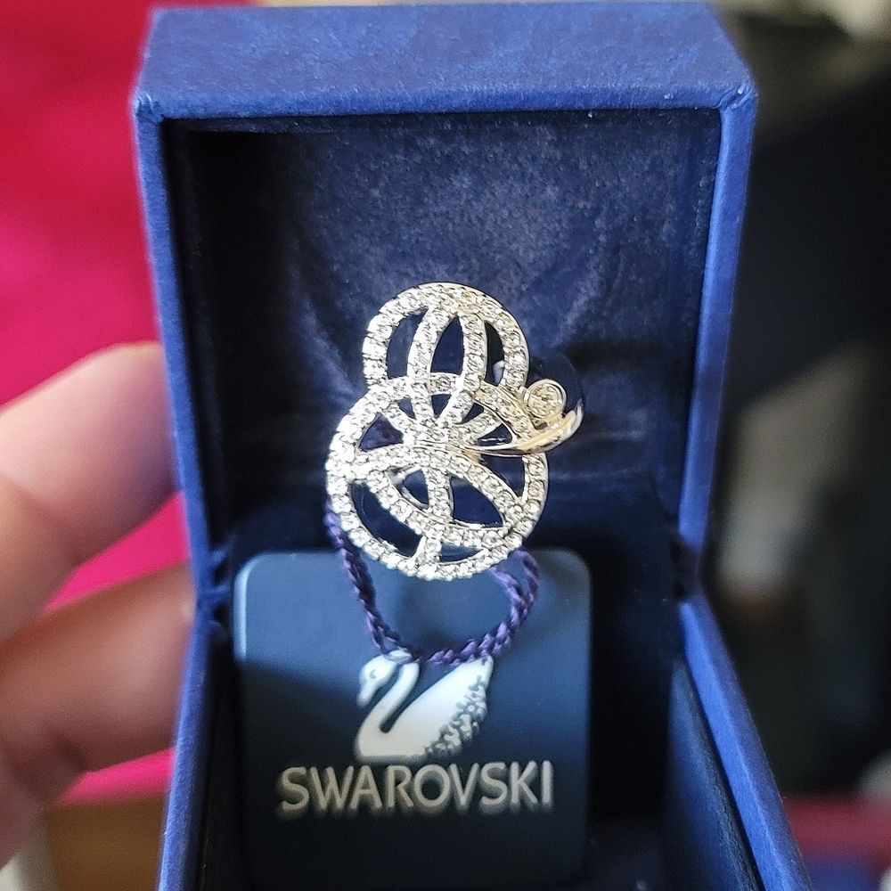 Swarovski Crystal Silver Ring with Intricate Design